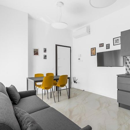 Mi Casa - Appartamento In Ponte Nuovo Mailand Exterior foto